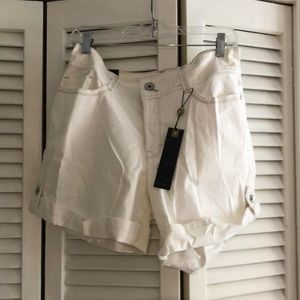 NWT - Nine West jean white shorts - stretch -size 10/29